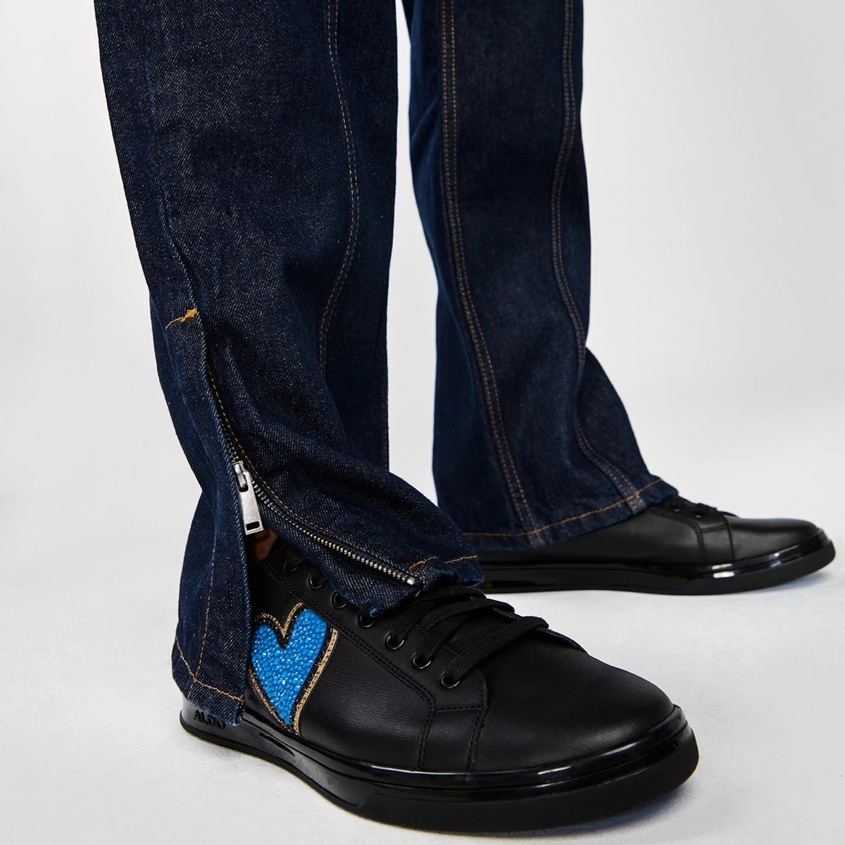 Final Sale - The Item Cannot Be ReturnedCarapetossLow Top Sneaker - Image 7