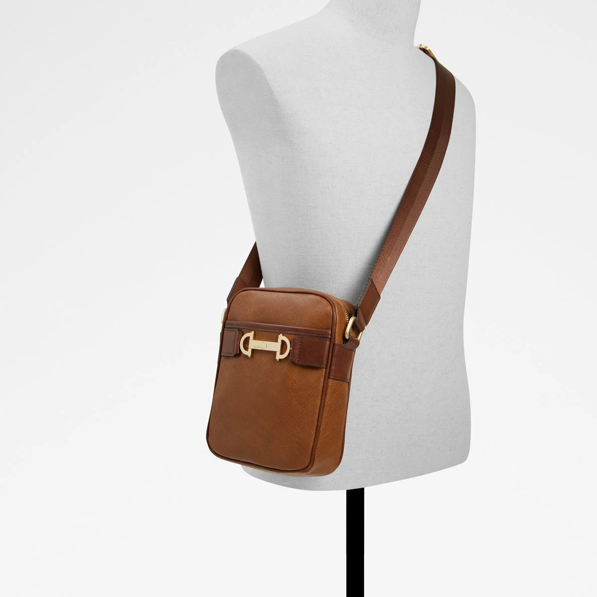 Final Sale - The Item Cannot Be ReturnedEtudeCrossbody Bag - Image 5