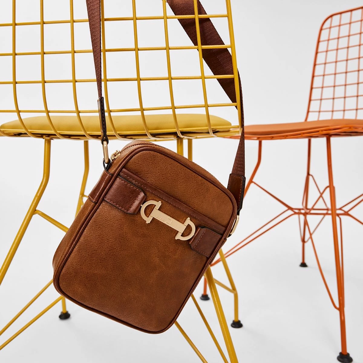 Final Sale - The Item Cannot Be ReturnedEtudeCrossbody Bag - Image 6