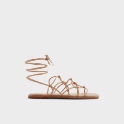 &New NewPikStrappy Flat Sandal