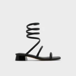 &New NewSpinnaStrappy Flat Sandal