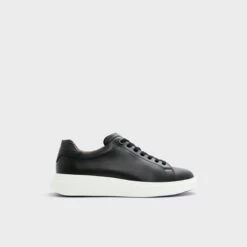 UmpireLow Top Sneaker